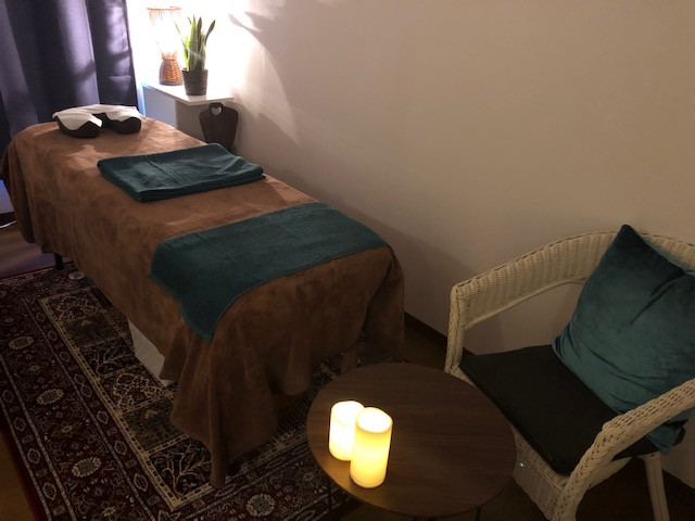【therapyMOMO】どんな施術をするの？マッサージ効果は？施術の流れをご紹介‐足裏マッサージ編‐【足裏マッサージ】【リンパドレナージュ】【デトックス】【ふくらはぎ】